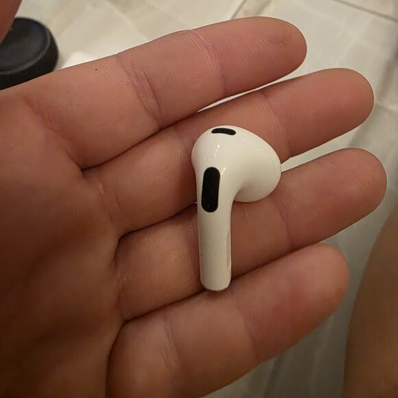 Apple Airpods 3rd Generation A2897 Lightning Charging Case rigth Earbud Only - Picture 4 of 13